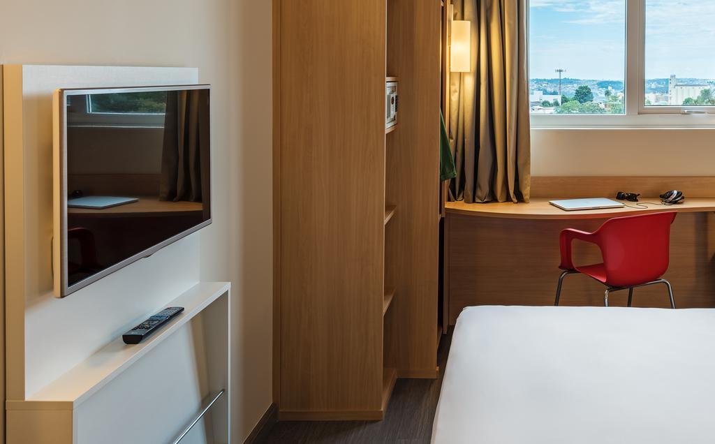 Hotel Ibis Chapecó Pokoj fotografie